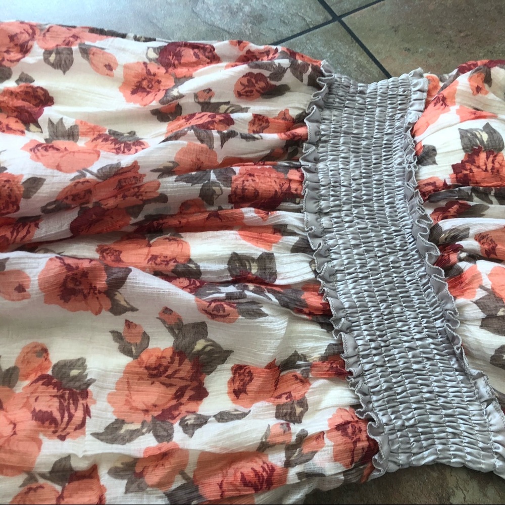 Dress - Picture 2 of 4